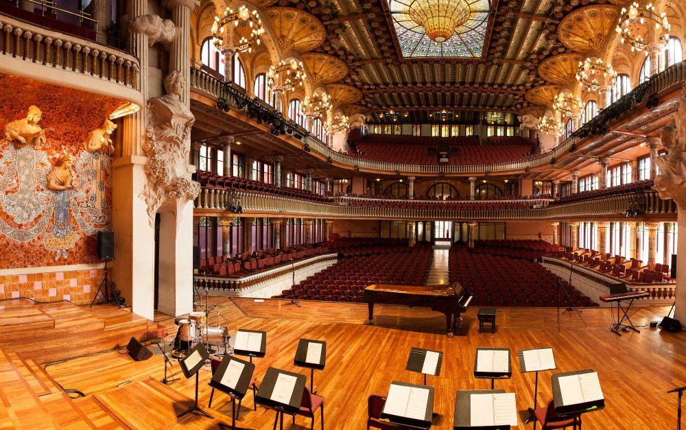 Intérieur d'une salle de concert magnifique et historique